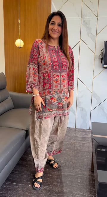 Women Floral Kurta Pant Set